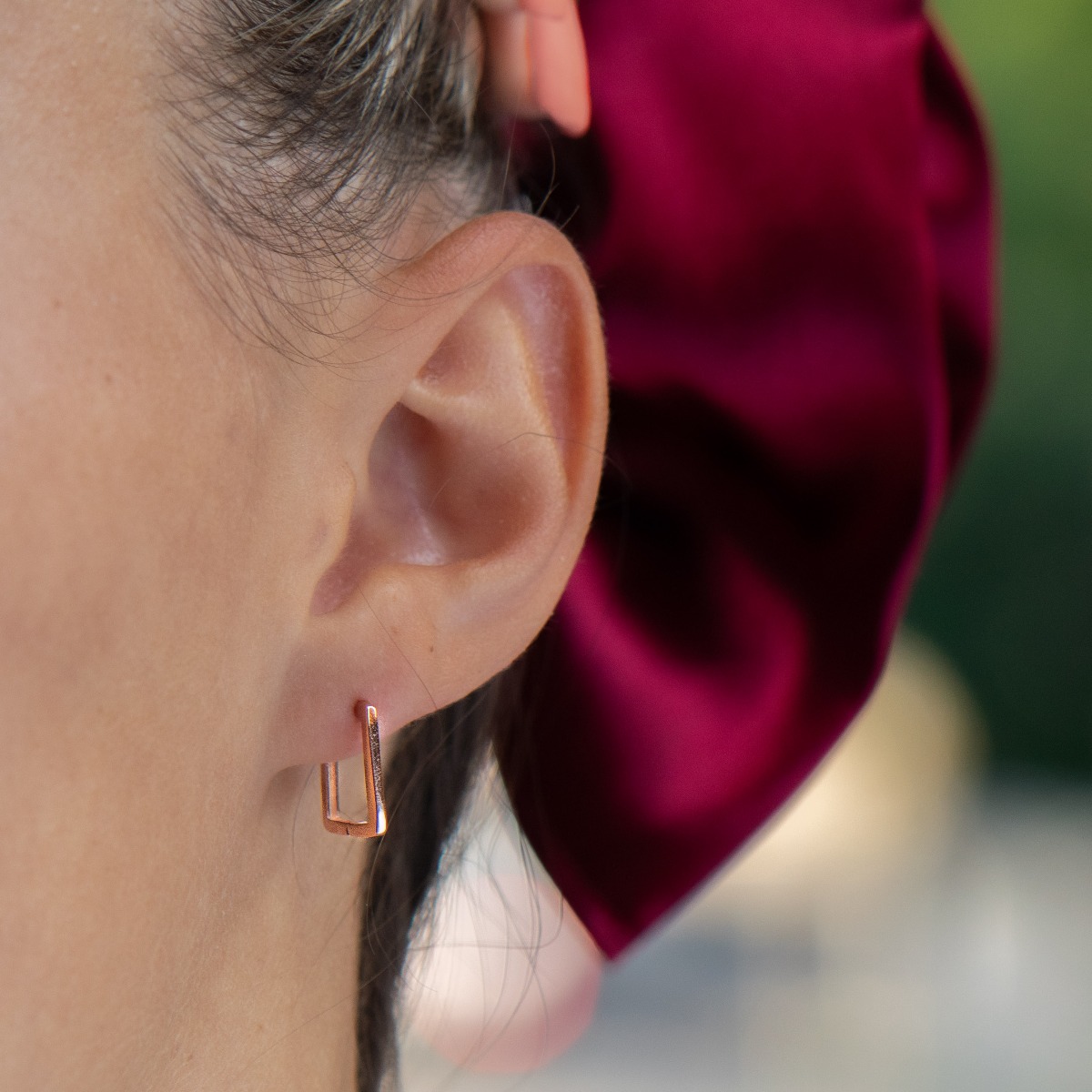 Extravagant women's earrings made with a spectacular design in rose silver and in a square shape. The fastening is English - secure and preferred by the ladies.