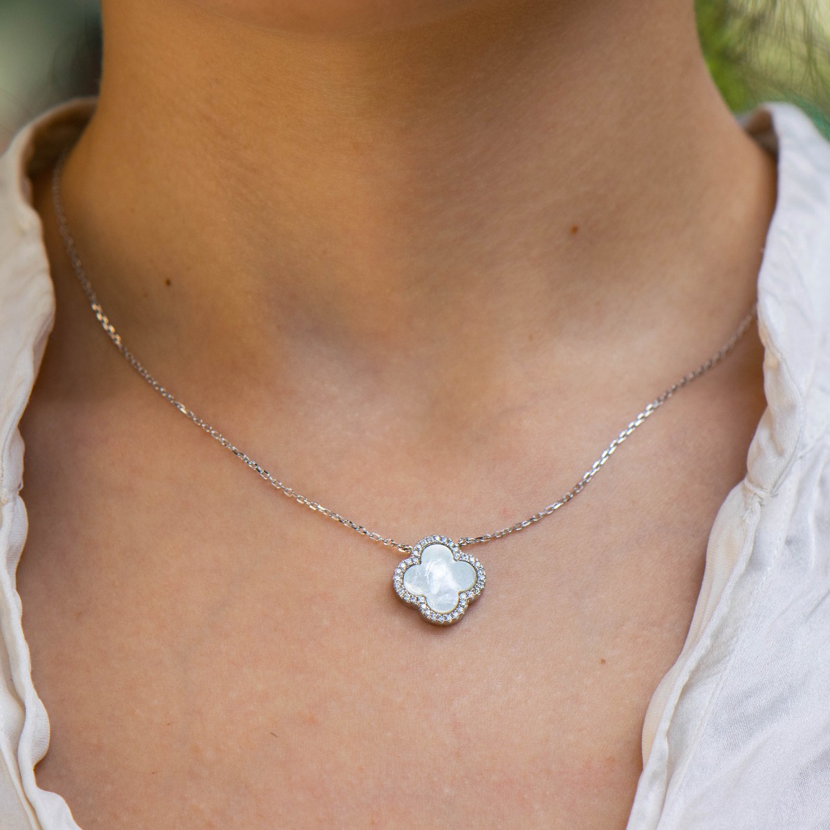 Silver necklace - Clover Mother of pearl