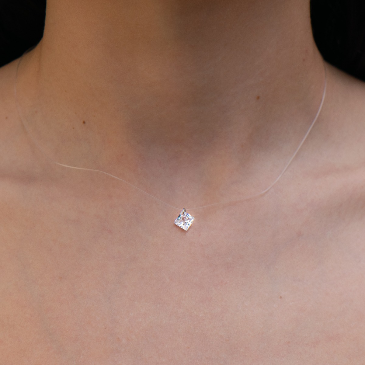 A charming necklace model, an offer from the new BirSe collection. The chain has been replaced with a fine cord on which a lovely square zirconia sparkles.