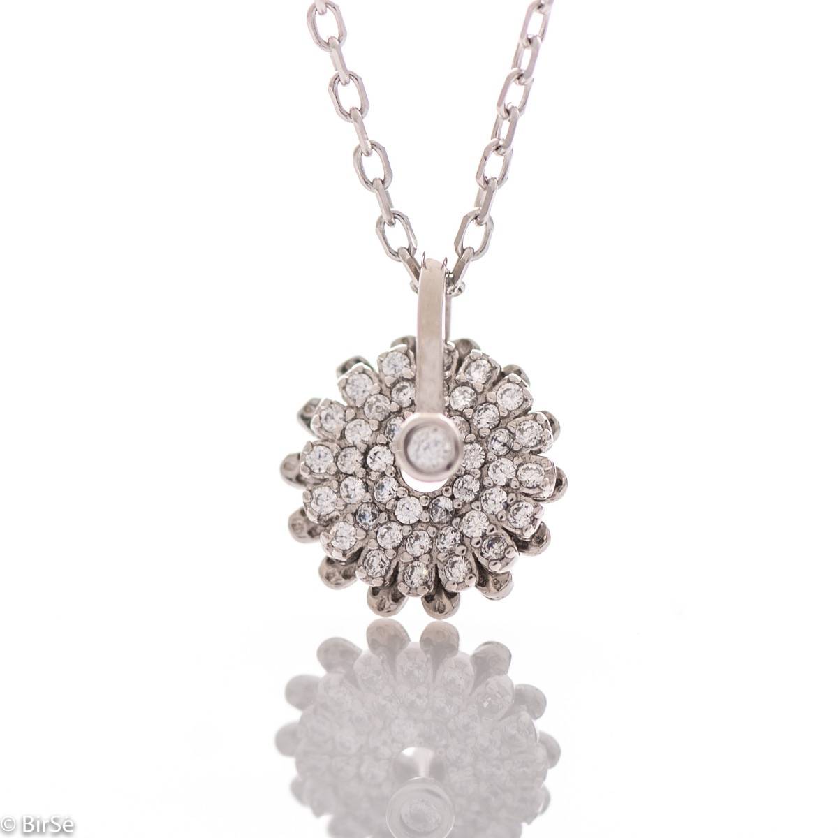 An elegant and spectacular silver necklace with delicate workmanship entirely of rhodium-plated silver and two fine elements, complemented by sparkling zircons.