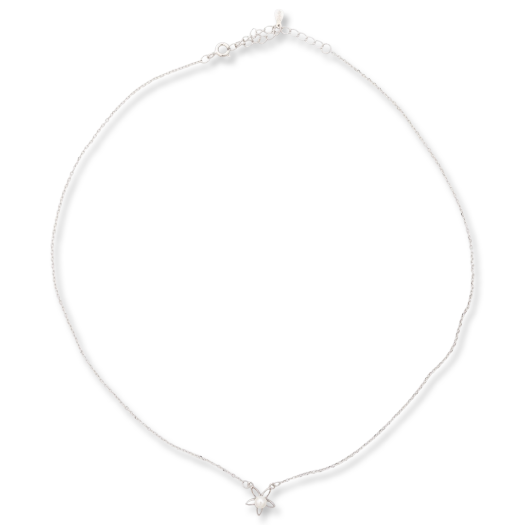 From the catwalk - an incredible silver necklace with an extremely modern look and up-to-date design. Stylish and spectacular production of rhodium-plated silver elements in combination with natural pearl and mother-of-pearl.