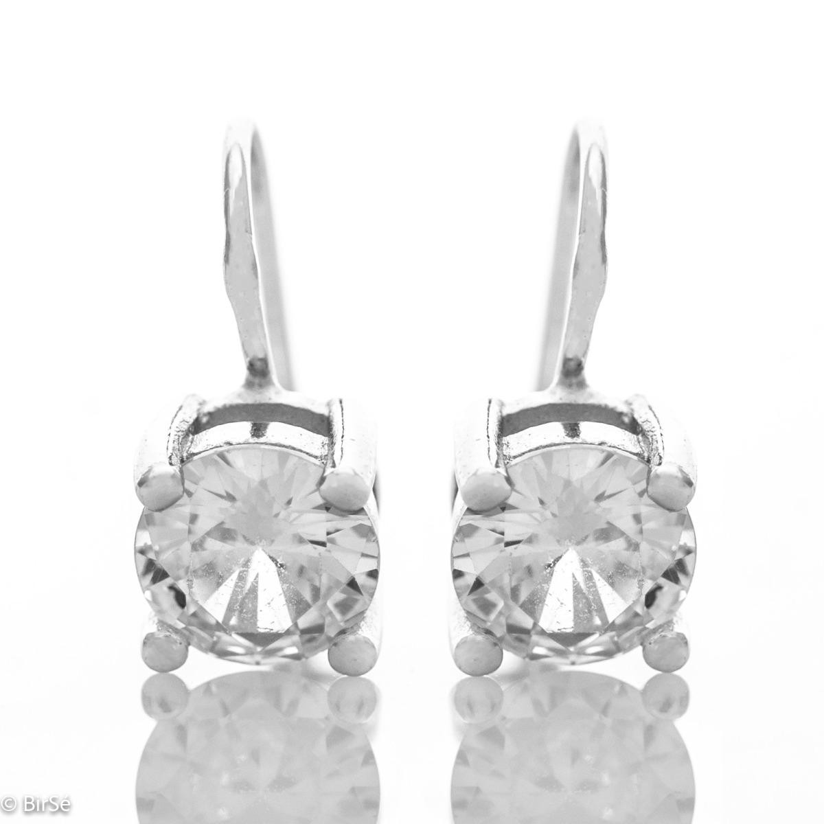 Fine women's dazzle zircon earrings made entirely of rhodium-plated silver. Willow fastening is comfortable and practical, preferred by ladies.