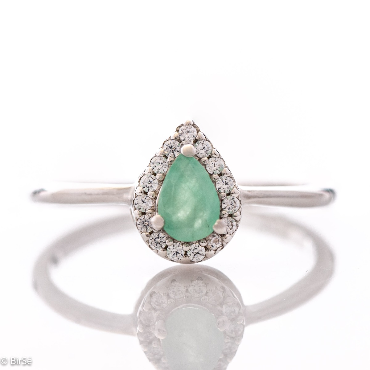 Charming Silver Ring with Enchanting Emerald and Zirconi