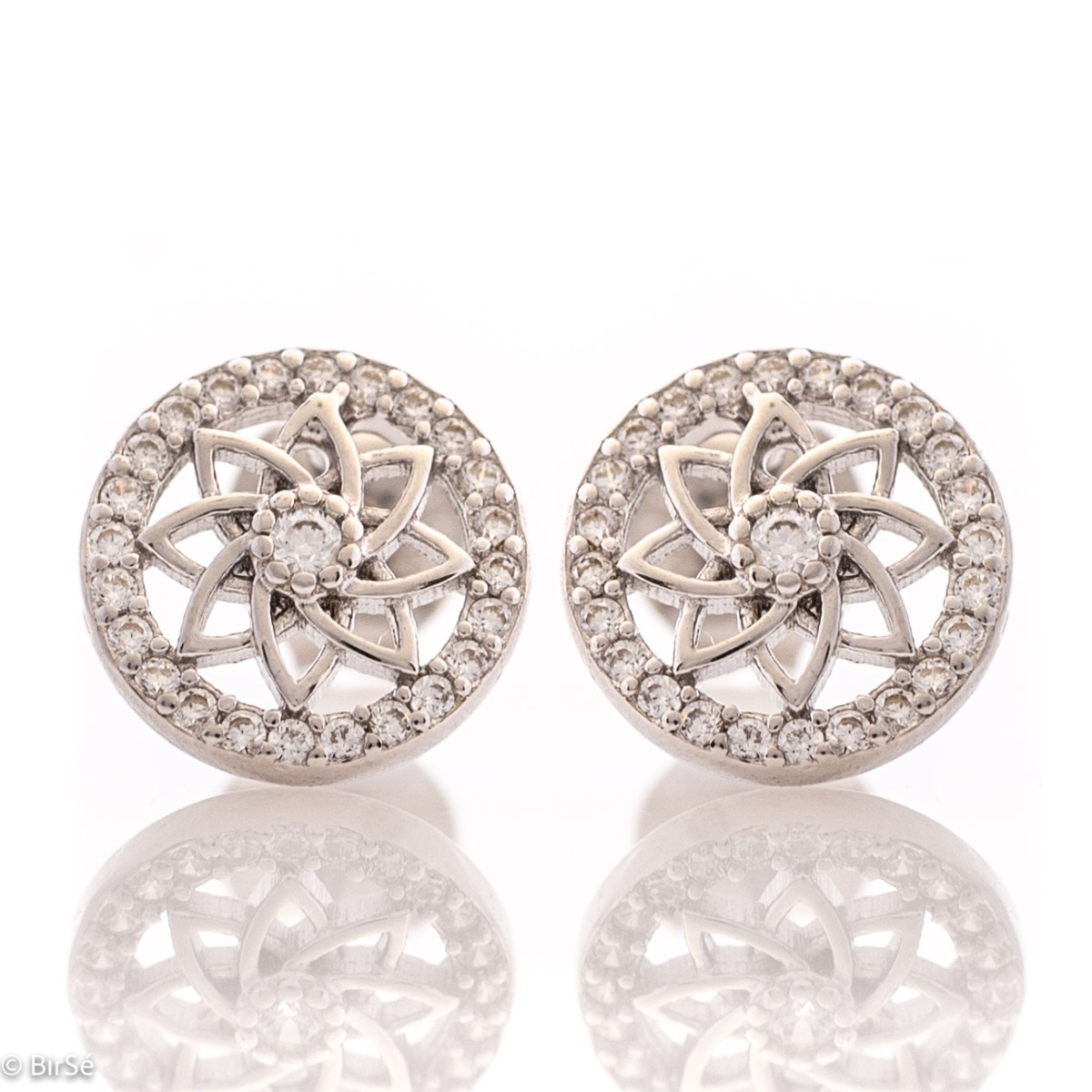 Exquisite charming flower earrings in fine rhodium silver, with delicate precision craftsmanship and an extremely spectacular pattern decorated with zircons. Suitable for ladies of all ages.