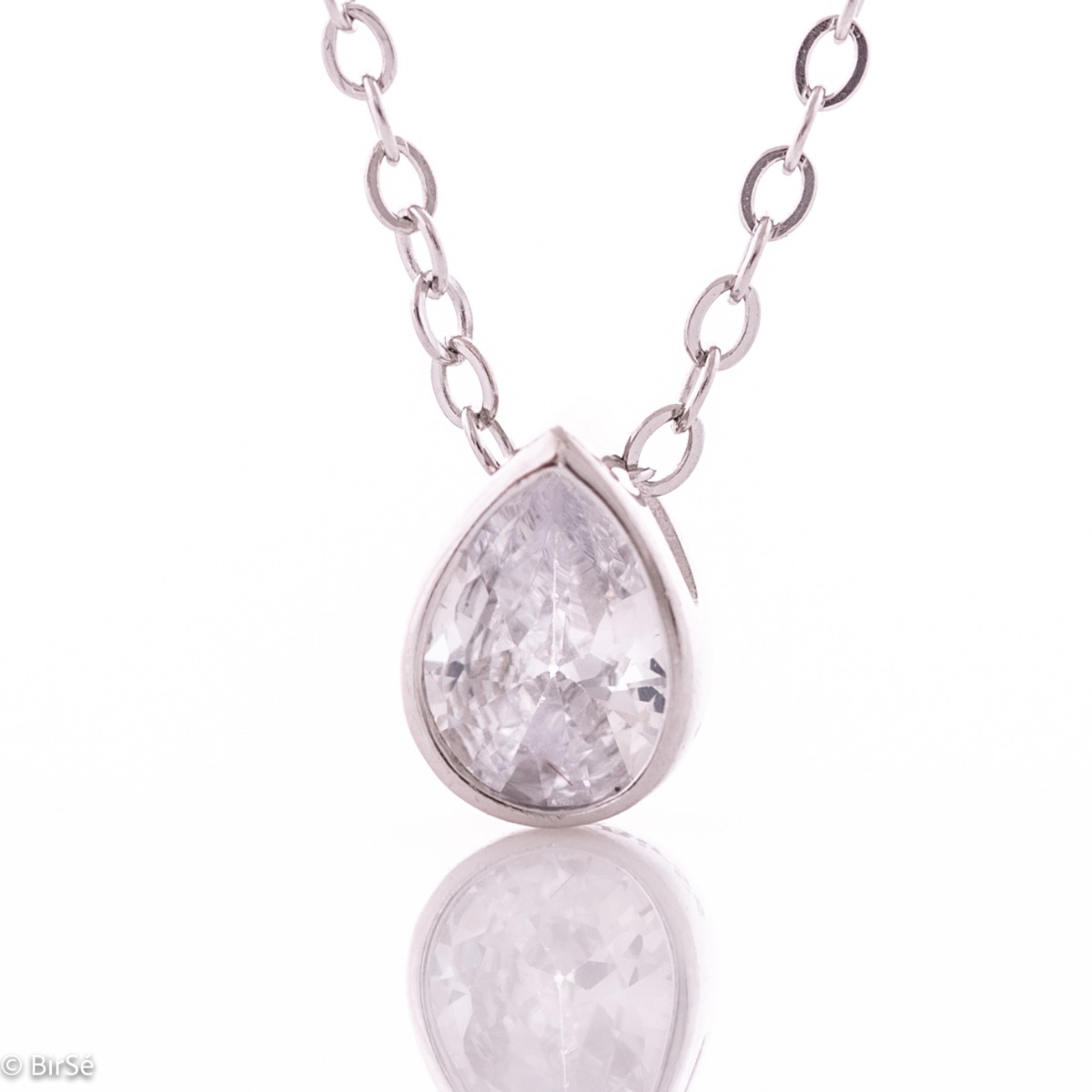 Style and elegance in the new necklace presented by BirSe for fans of silver jewelry. A delicate chain of rhodium-plated silver is beautifully combined with a charming teardrop-shaped zircon. A piece of jewelry suitable for any occasion and outfit.