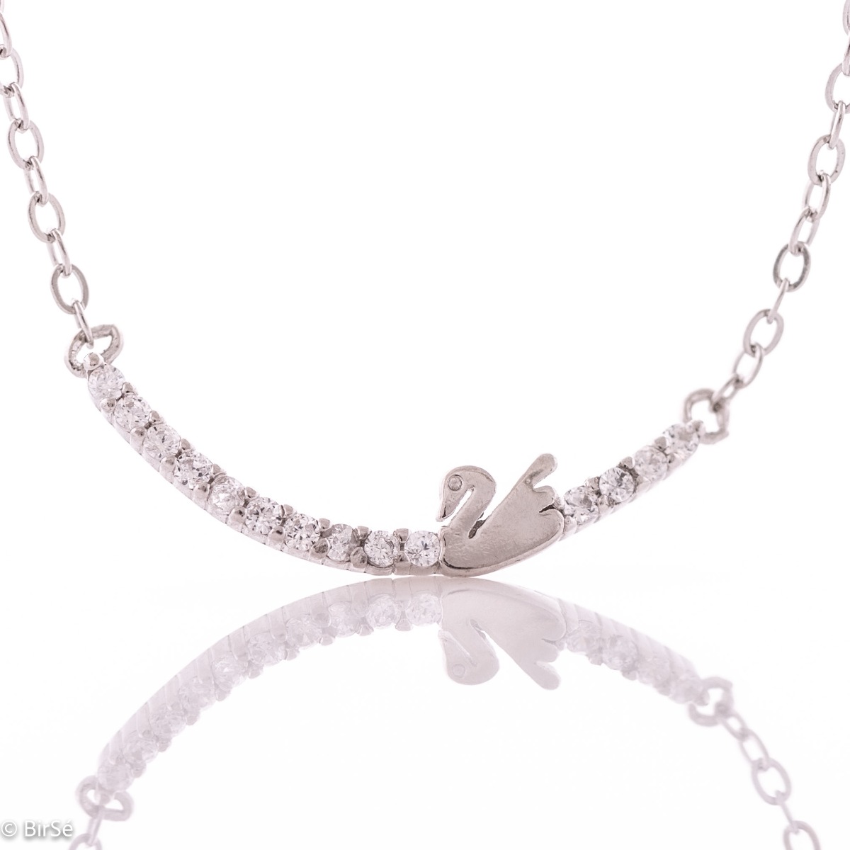 Beautiful Swan necklace with exquisite craftsmanship of rhodium silver details and sparkling zircons.