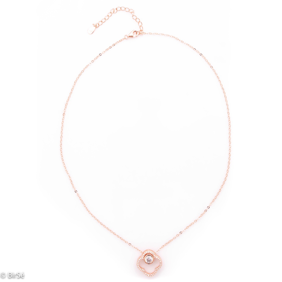 A charming necklace in rose silver with an elegantly shaped clover outline and a dainty zircon dancing in the middle.