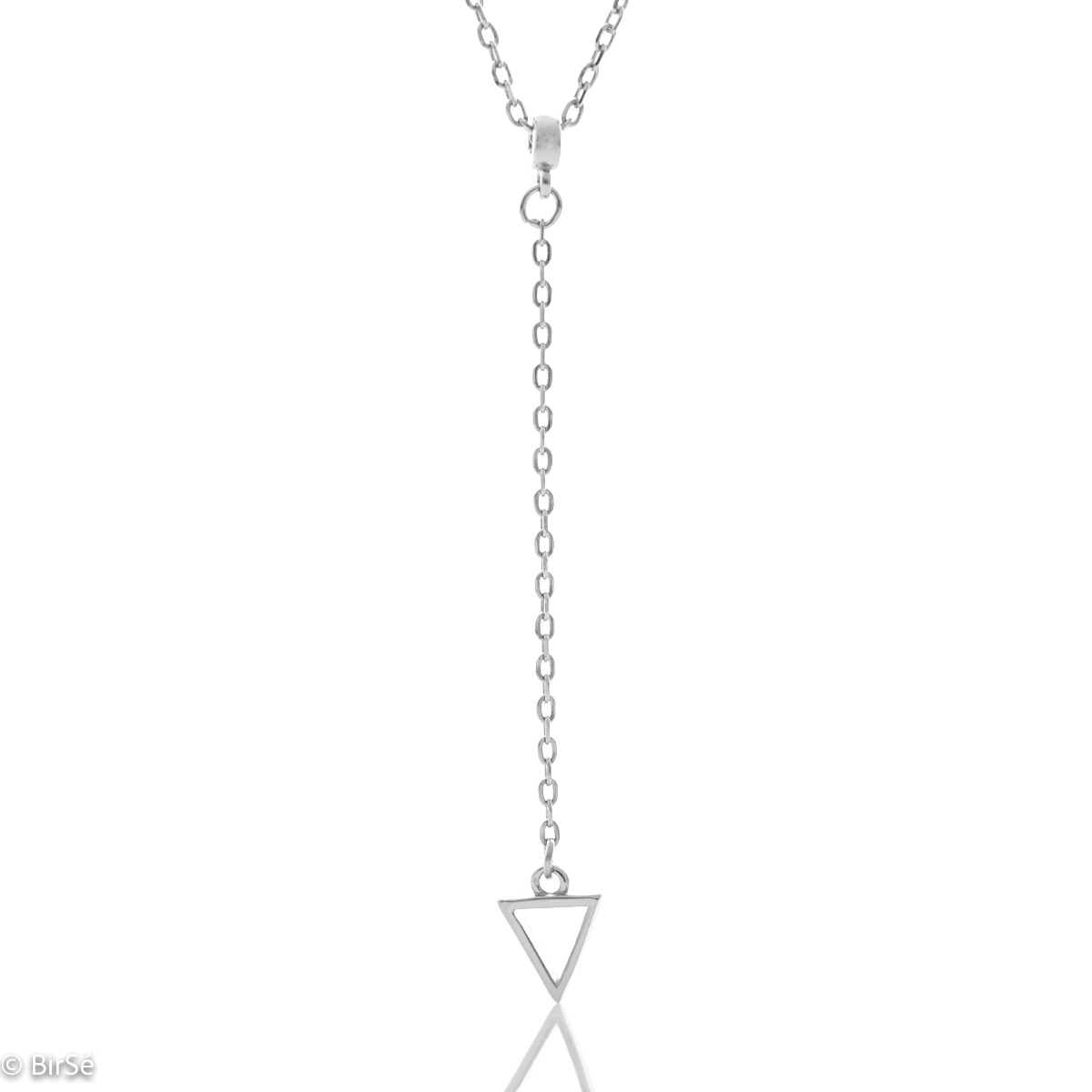 A stylish necklace with an extremely clean rhodium-plated silver pattern and a triangular pendant. It can be combined with a variety of classic silver jewelry.