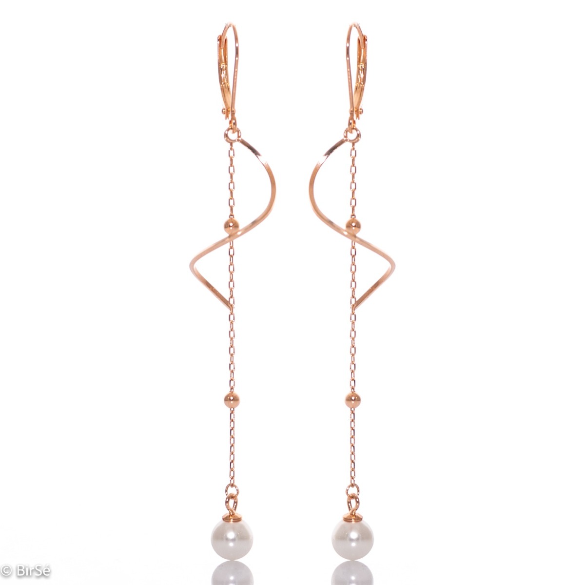 Impressively crafted willow clasp dangle earrings with a stylish rose silver design, elegantly woven into a charming pattern and enticing pearl for a wow effect.